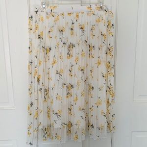 Abercrombie & Fitch Pleated Floral Skirt Size L